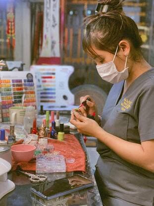 Đào tạo học viên làm móng tại helen nails beauty