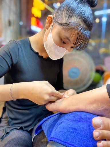 Đào tạo học viên làm móng tại helen nails beauty