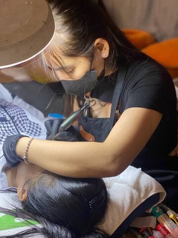 Phum xăm môi tại helen nails beauty