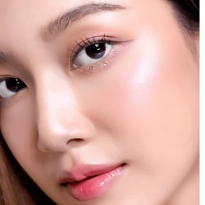 Tại Helen Nails & Beauty, dịch vụ làm đẹp vùng mắt đa dạng từ nối mi đến uốn mi, đáp ứng mọi phong cách của bạn.